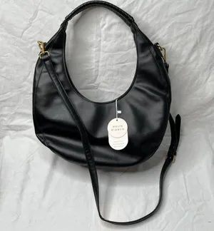 Melie Bianco Vegan Leather Black Danni Large Convertible Hobo Bag thumbnail 9