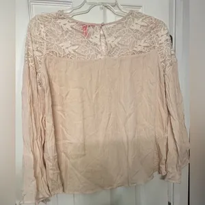 Chelsea and Violet Elegant Lace Beige Women's Top thumbnail 3