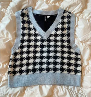 H&M Sweater Vest V-Neck Blue Size L thumbnail 1