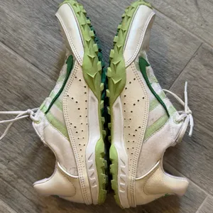 Nike Jana Star Training Shoes Women’s 9.5 M White Green Track Sneakers thumbnail 7