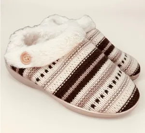 Aerosoles Memory Foam Fur Lined Fair Isle Knit Slippers Womens Medium 6.5 7 7.5 thumbnail 1