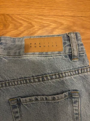 Light Wash Low-Waisted PacSun Jeans thumbnail 4