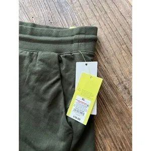 All in motion green mid rise‎ shorts woman Large new thumbnail 2