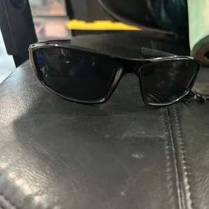 Polarized Unisex Black Frame Sunglasses with Dark Lenses unisex NWOT thumbnail 8