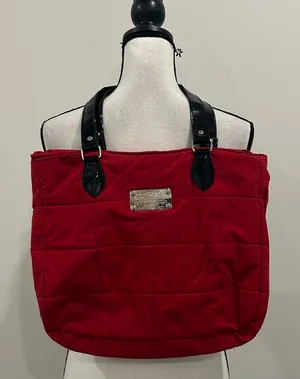Yankee Candle Quilted Nylon Tote Red thumbnail 1