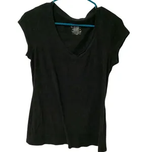 No Boundaries Women’s Black Short Cap Sleeve Tee. Size L thumbnail 4