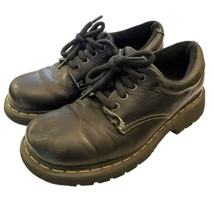 Dr. Martens Womens Size 10 US 4-Eyelet Oxford Black Leather‎ Model 8C48 thumbnail 1