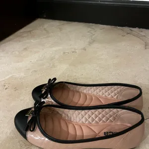 Women's Black and Pink Ballet Flats thumbnail 6