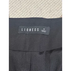 Lioness Gisele Vest Black Tailored Sleeveless Button Front Vest Size M NWOT thumbnail 4