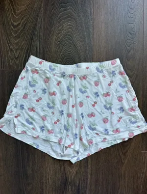 Djerf Avenue Go Slow shorts summer berries thumbnail 4