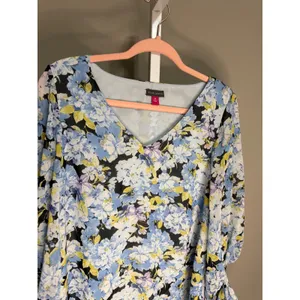 Vince Camuto Floral V-Neck Chiffon Blouse M NWOT Blue Purple Print‎ Whimsical thumbnail 6