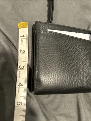 NWT Kate Spade Leila Phone Wristlet Wallet Black Pebbled Leather Classic Wallet. thumbnail 3