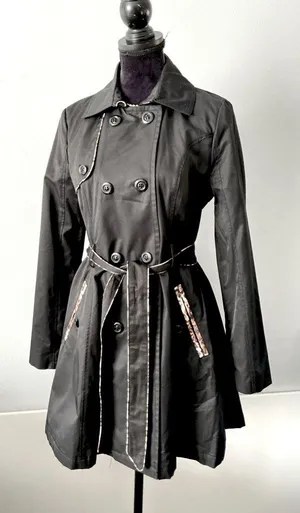 Stylish dressy BETSEY JOHNSON trench coat🔥🔥 thumbnail 1