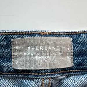EVERLANE jeans The Curvy 90’s Cheeky Straight Jean in Medium Blue 28 thumbnail 5