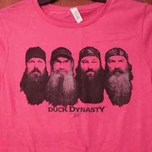 Duck Dynasty Fitted Tee T Shirt L Pink Fitted Short Sleeve Round Neck New thumbnail 2