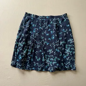 Banana Republic floral chiffon pleated mini skirt thumbnail 2