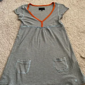 Adorable Hurley dress thumbnail 1