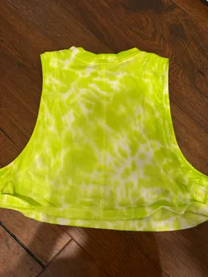 Lululemon top thumbnail 3