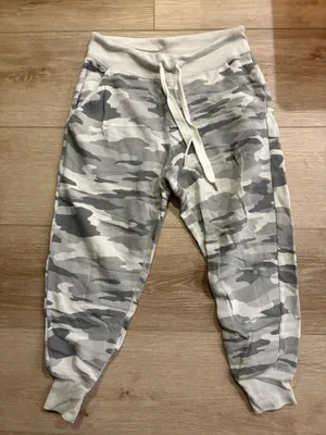 Aerie camo joggers thumbnail 1