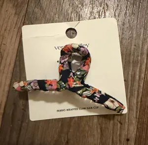 Vera Bradley Fabric Wrapped Claw Hair Clip thumbnail 1