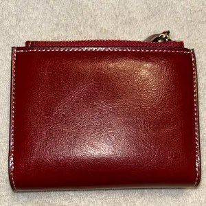 Chic Burgundy Leather Wallet Red thumbnail 2