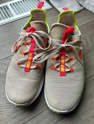 Nike Free Womens Running Shoes Sz 8 M thumbnail 1
