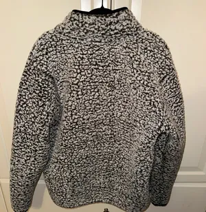 PINK Victoria’s Secret Fleece Pullover thumbnail 2