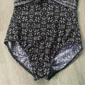 MiracleSuit One Piece Swim Suit Black Underwire Women’s 8 See Measurements thumbnail 5