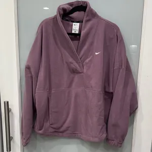 Nike Therma-FIT One Women’s Purple Oversized Long-Sleeve Fleece Top Sweater Sz M thumbnail 2