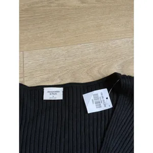 NWT Abercrombie & Fitch black ribbed twist-front cropped sweater stretch size S thumbnail 3