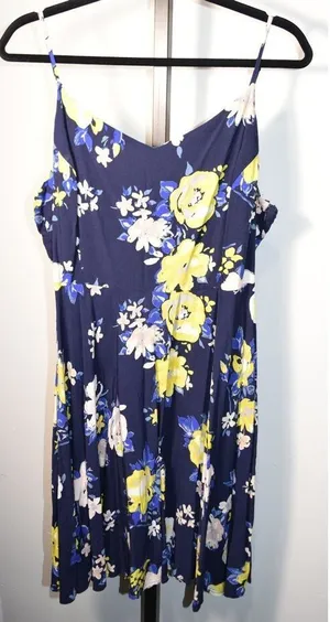 Old Navy Womens XL Navy Floral Smocked Sundress Adjustable Strap Summer Dress thumbnail 1