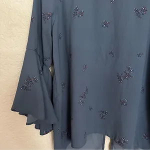 LC Lauren Conrad | Blue Floral High Low Bell Sleeve‎ Blouse Size Small thumbnail 7
