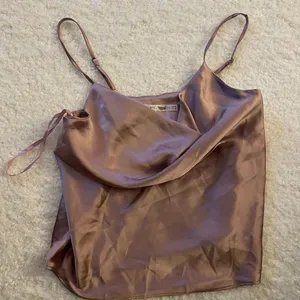 Selfie Leslie NWOT Saints and secrets satin cowl neck cami in pink. Size Medium thumbnail 5