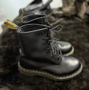 Dr Martens Womens 1460 Combat Boot Black Leather Size: 7 38 thumbnail 1