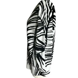 Zebra Print Sweater Scoop Neck Large 3/4 Batwing Sleeve Lightweight Rounded‎ Hem thumbnail 3