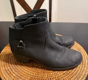 Teva Foxy Waterproof Leather‎ Ankle Boots Black Side Zip Harness Booties Womens thumbnail 1