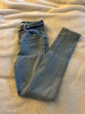 721 Levi’s High-Rise Skinny Jean thumbnail 2