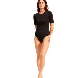 NWT Everlane The Short Sleeve Crew Neck Bodysuit XS thumbnail 2