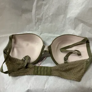 Victoria's Secret Green Lace Padded Bra thumbnail 2