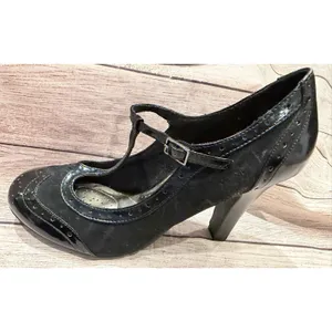Dexflex Comfort Black Mary Jane T-strap heels featuring a wingtip Size 8 thumbnail 4