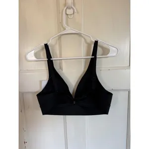 NWT Athleta Black A-C Cup Essential bra‎ size small thumbnail 5