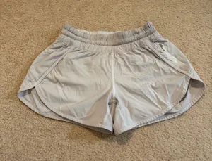 Lululemon Hotty Hot 2.5" Shorts thumbnail 1