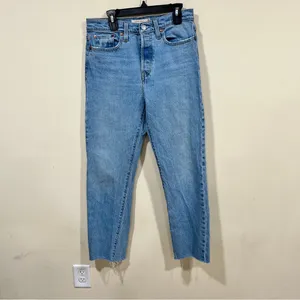 Levi's Wedgie Straight High Rise Women's Denim Jeans Blue Size 26 raw hem EUC thumbnail 2