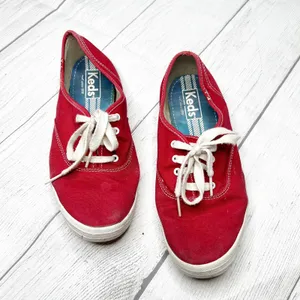 Keds Original Red Canvas Sneaker Shoes Classic Minimalist US 7 UK 4.5 EUR 37.5 thumbnail 2