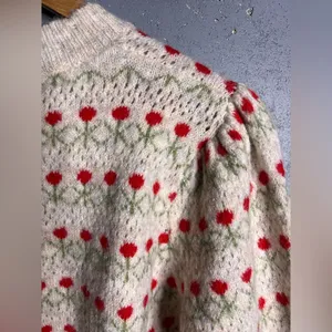 En Creme Ellie Rose Sweater in size Small/Medium. Fuzzy and soft thumbnail 8