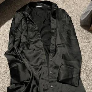 Meshki Brielle Satin Shirt Dress size xs thumbnail 6