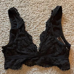 Victoria's Secret Black Lace Bralette Small thumbnail 2