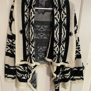 Moon Collection Aztec Print Black & Cream Chunky Knit Cardigan L thumbnail 2