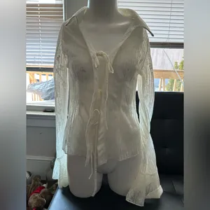 Chic Sheer White Tie thumbnail 2