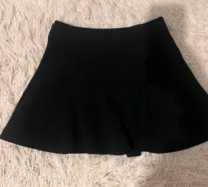 Victoria's Secret Mini Skirt thumbnail 1